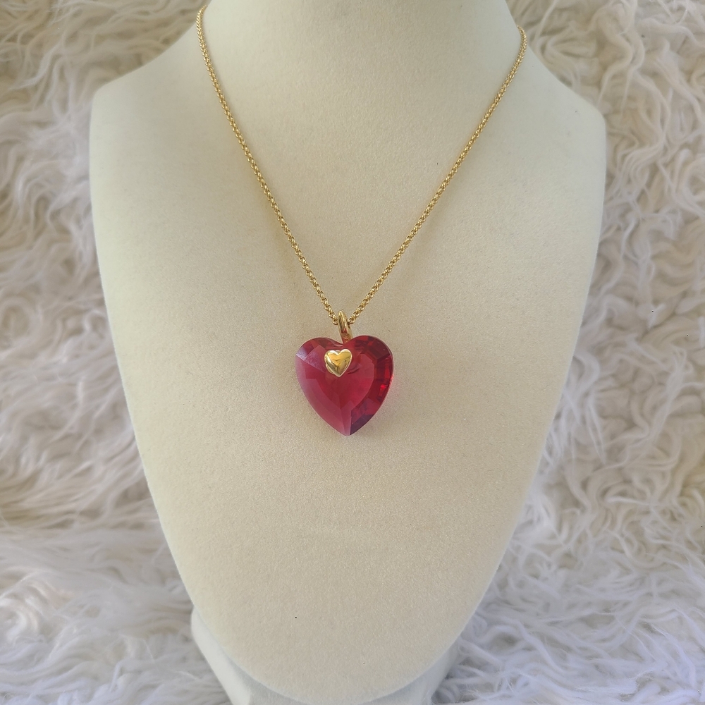 Beautiful Swarovski Heart Necklace Gold Rhodium Plated-Excellent Condition